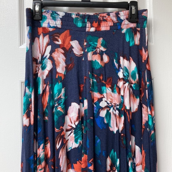 Simply Vera Floral Maxi Skirt - Picture 4 of 6